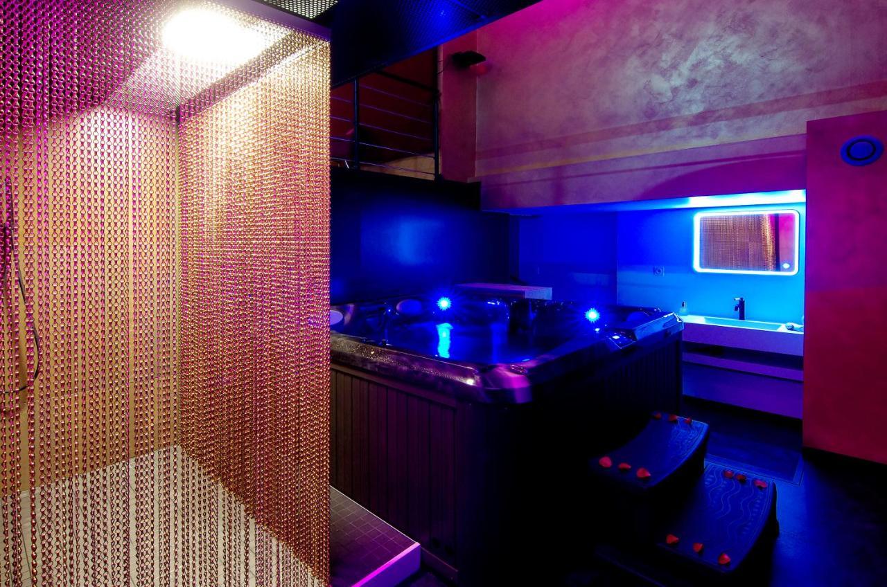 Mieuxqualhotel Jacuzzi Privatif Love Room Bordeaux Exterior foto